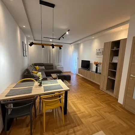 Acros Τρέμπινιε